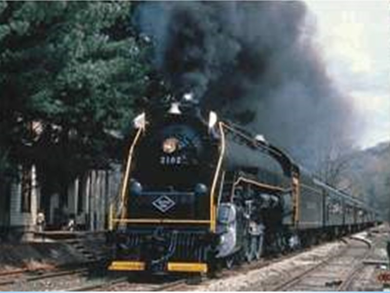 В Індії велика протяжність залізничних шляхів, але вони сильно застарілі. В Індії велика протяжність залізничних шляхів, але вони сильно застарілі.